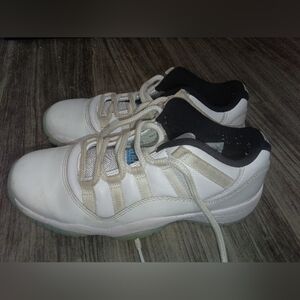 Jordan 11 Retro Low Legend Blue Size 7Y